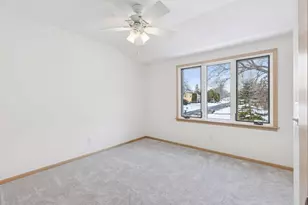 972 Lydia Dr W, Roseville, MN 55113 - Photo 43