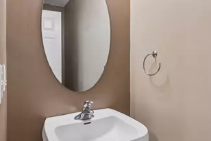 892 Braunworth Ct, Chaska, MN 55318 - Photo 15