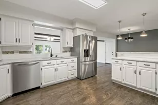 853 Minnesota St S, Shakopee, MN 55379 - Photo 5