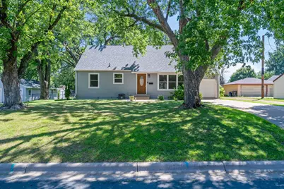 853 Minnesota Street S, Shakopee, MN 55379 - Photo 1
