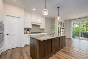 637 Maple Ct, New Richmond, WI 54017 - Photo 9