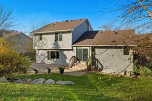 1136 County Rd C2 W, Roseville, MN 55113 - Photo 23