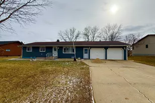 201 Main Ave, Chandler, MN 56122 - Photo 1