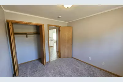 1820 Bromley Street, South Saint Paul, MN 55075 - Photo 5