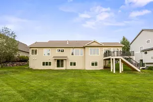 1069 Symphony Ln, Chaska, MN 55318 - Photo 5