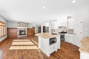 1069 Symphony Ln, Chaska, MN 55318 - Photo 5