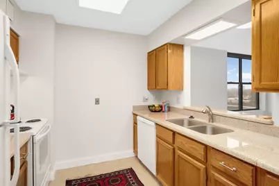 7600 Golden Valley Road #706, Golden Valley, MN 55427 - Photo 3