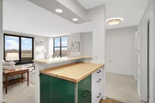 7600 Golden Valley Rd, Golden Valley, MN 55427 - Photo 9