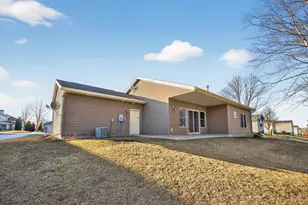 4320 Daffodil Ave SE, Rochester, MN 55904 - Photo 3