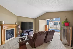 830 Roundhouse St, Shakopee, MN 55379 - Photo 9