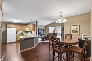 830 Roundhouse St, Shakopee, MN 55379 - Photo 3