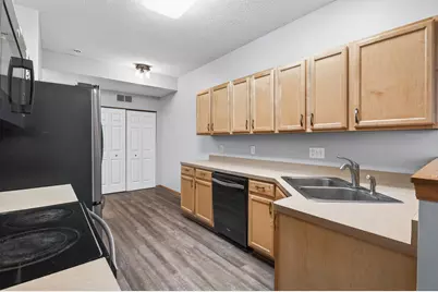 794 Cobblestone Way, Shakopee, MN 55379 - Photo 5