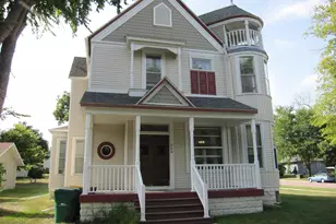 804 S 4th St, Saint Peter, MN 56082 - Photo 1