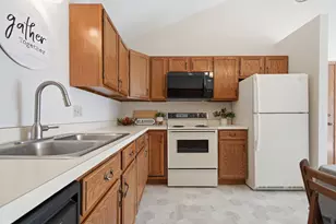 3286 Greenbrier St, Vadnais Heights, MN 55127 - Photo 5