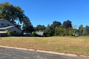 3Xx Belmont Ln E, Maplewood, MN 55117 - Photo 3