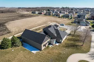 807 Timothy Dr SE, Stewartville, MN 55976 - Photo 3