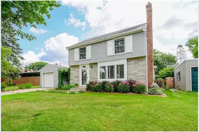 896 Nevada Avenue W, Saint Paul, MN 55117 - Photo 1