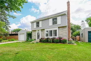 896 Nevada Ave W, Saint Paul, MN 55117 - Photo 1