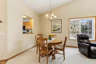 10481 Bay View Ln, Woodbury, MN 55129 - Photo 9