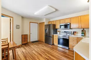 10481 Bay View Ln, Woodbury, MN 55129 - Photo 13