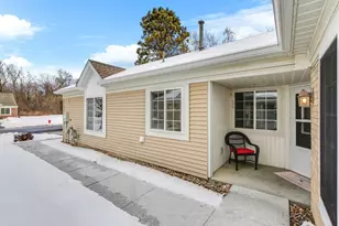 10481 Bay View Ln, Woodbury, MN 55129 - Photo 3