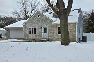 9016 Jackson Ave, Circle Pines, MN 55014 - Photo 3