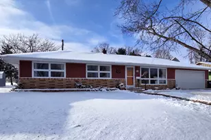 306 S Columbia Ave, Morris, MN 56267 - Photo 1