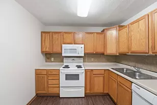 64 E 13th St, Waconia, MN 55387 - Photo 13