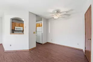 64 E 13th St, Waconia, MN 55387 - Photo 5