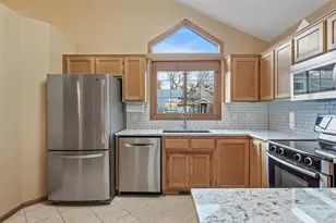 2909 Devonshire Cir, Woodbury, MN 55125 - Photo 3