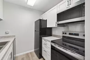 2800 Hamline Ave N, Roseville, MN 55113 - Photo 3