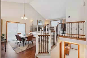 18719 Clear View Dr, Minnetonka, MN 55345 - Photo 15