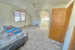 1885 3rd St E, Saint Paul, MN 55119 - Photo 9