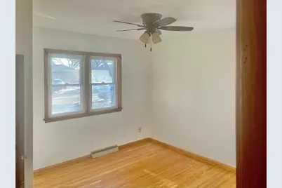 1885 3rd Street E, Saint Paul, MN 55119 - Photo 7