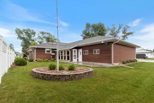 109 Pine Ave N, Canby, MN 56220 - Photo 9
