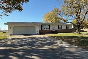 315 9th Ave, Clarkfield, MN 56223 - Photo 1