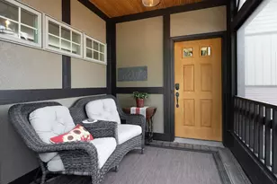 1385 Eustis St, Saint Paul, MN 55108 - Photo 3