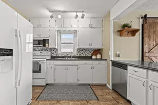 409 S 2nd St, Marshall, MN 56258 - Photo 23