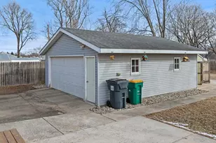 409 S 2nd St, Marshall, MN 56258 - Photo 13