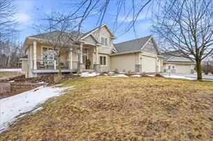 925 Sadies Ln, Hudson, WI 54016 - Photo 5