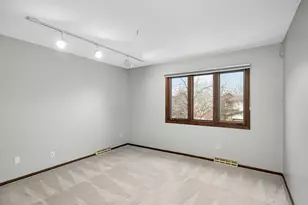 6913 Edenvale Blvd, Eden Prairie, MN 55346 - Photo 33