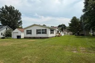 204 E 4th St, Donnelly, MN 56235 - Photo 1