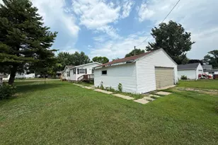 204 E 4th St, Donnelly, MN 56235 - Photo 3