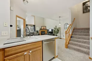 8622 Savanna Oaks Bay, Woodbury, MN 55125 - Photo 11