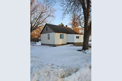 421 1st Street SE, Pelican Rapids, MN 56572 - Photo 9