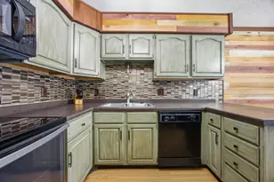 2811 26th St Cir S, Moorhead, MN 56560 - Photo 13