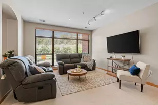 294 Spring St, Saint Paul, MN 55102 - Photo 5