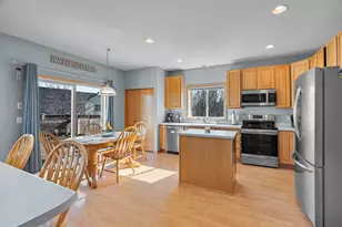 6785 Wildflower Dr S, Cottage Grove, MN 55016 - Photo 23