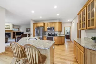 505 Chapel Ct, Eagan, MN 55121 - Photo 3