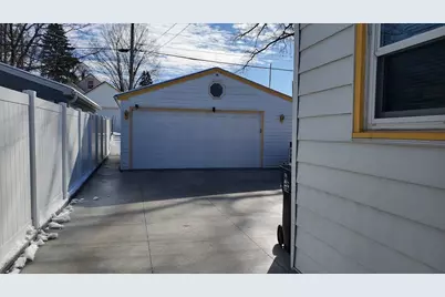 2156 Bush Avenue E, Saint Paul, MN 55119 - Photo 3